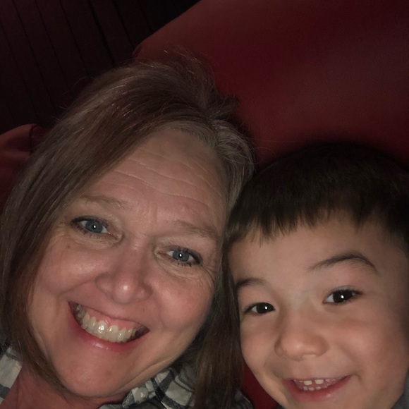 Meet your Posher, Robin - Picture 1 of 2